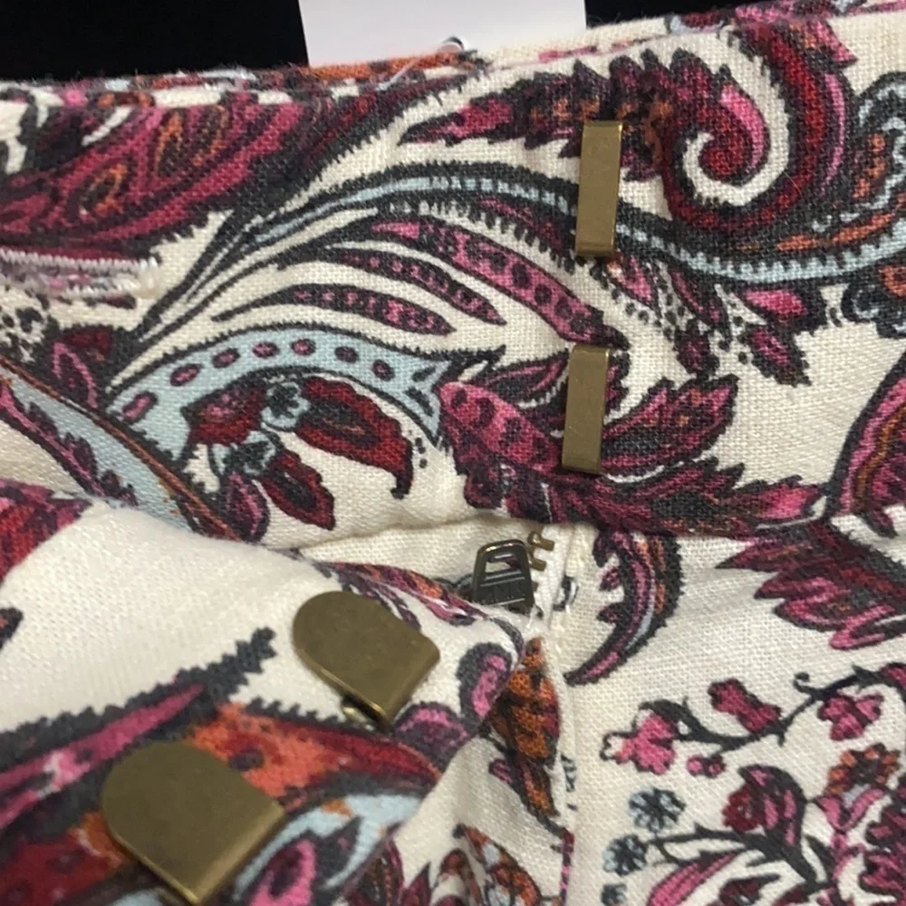 𝅺loft paisley shorts NWT 4” inseam size 2